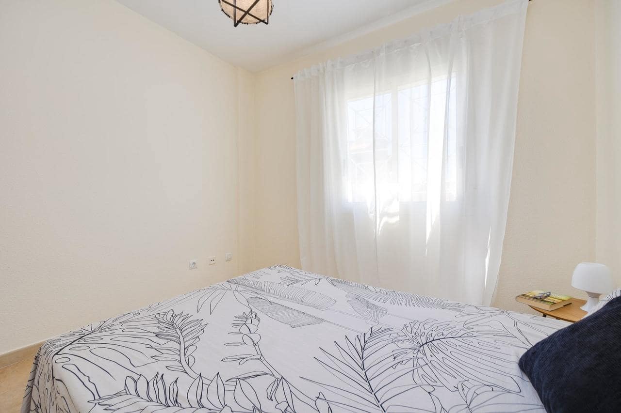 2 soveværelse Bungalow til salg i Torrevieja med swimmingpool - € 179.900 (Ref: 9878135)