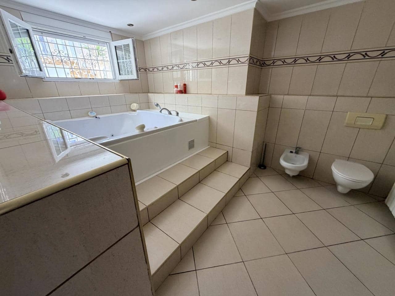 5 sovrum Villa till salu i Torrevieja - 680 000 € (Ref: 9878137)