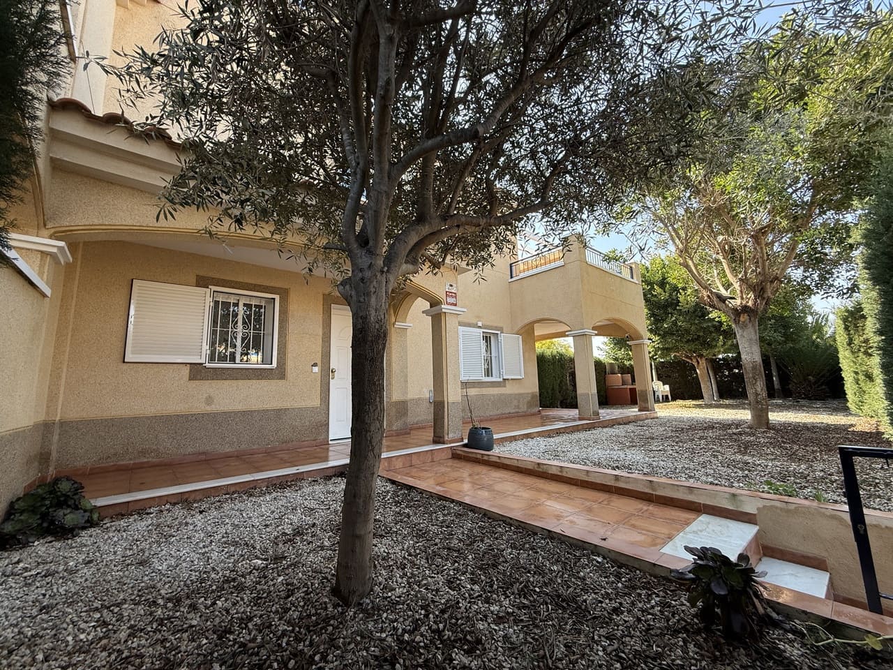 3 soveværelse Byhus til salg i Pilar de la Horadada med swimmingpool garage - € 319.000 (Ref: 9880667)