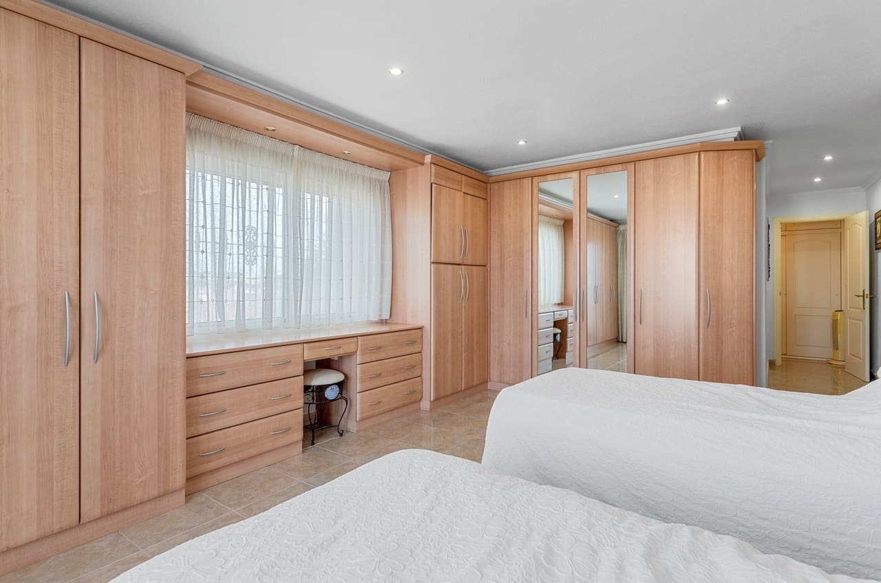 7 sypialnia Willa na sprzedaż w Ciudad Quesada z basenem garażem - 690 000 € (Ref: 9880669)