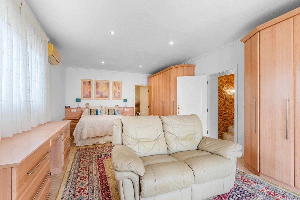 7 sypialnia Willa na sprzedaż w Ciudad Quesada z basenem garażem - 690 000 € (Ref: 9880669)