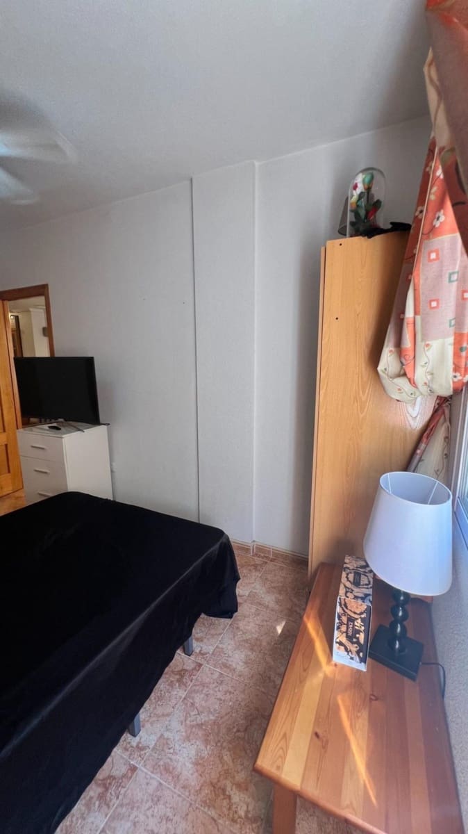 Apartamento de 2 habitaciones en Torrevieja en venta con piscina - 150.000 € (Ref: 9880673)