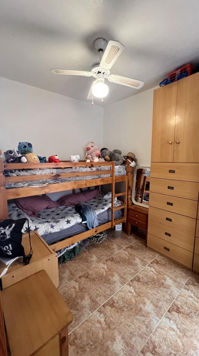 Apartamento de 2 habitaciones en Torrevieja en venta con piscina - 150.000 € (Ref: 9880673)