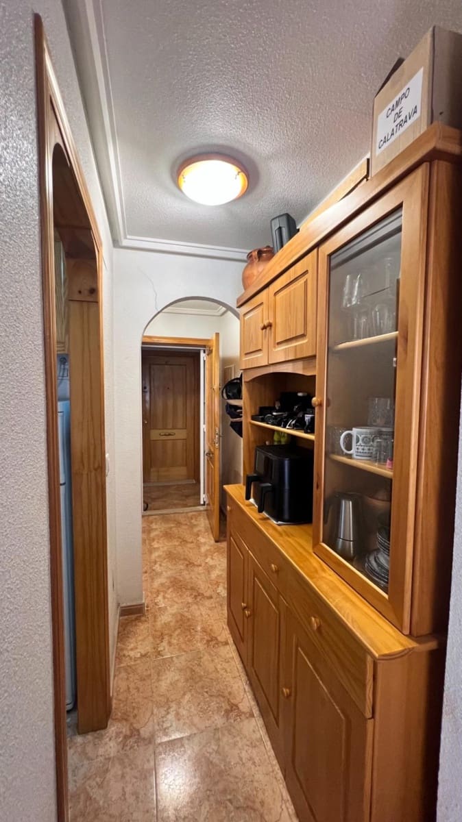 Apartamento de 2 habitaciones en Torrevieja en venta con piscina - 150.000 € (Ref: 9880673)