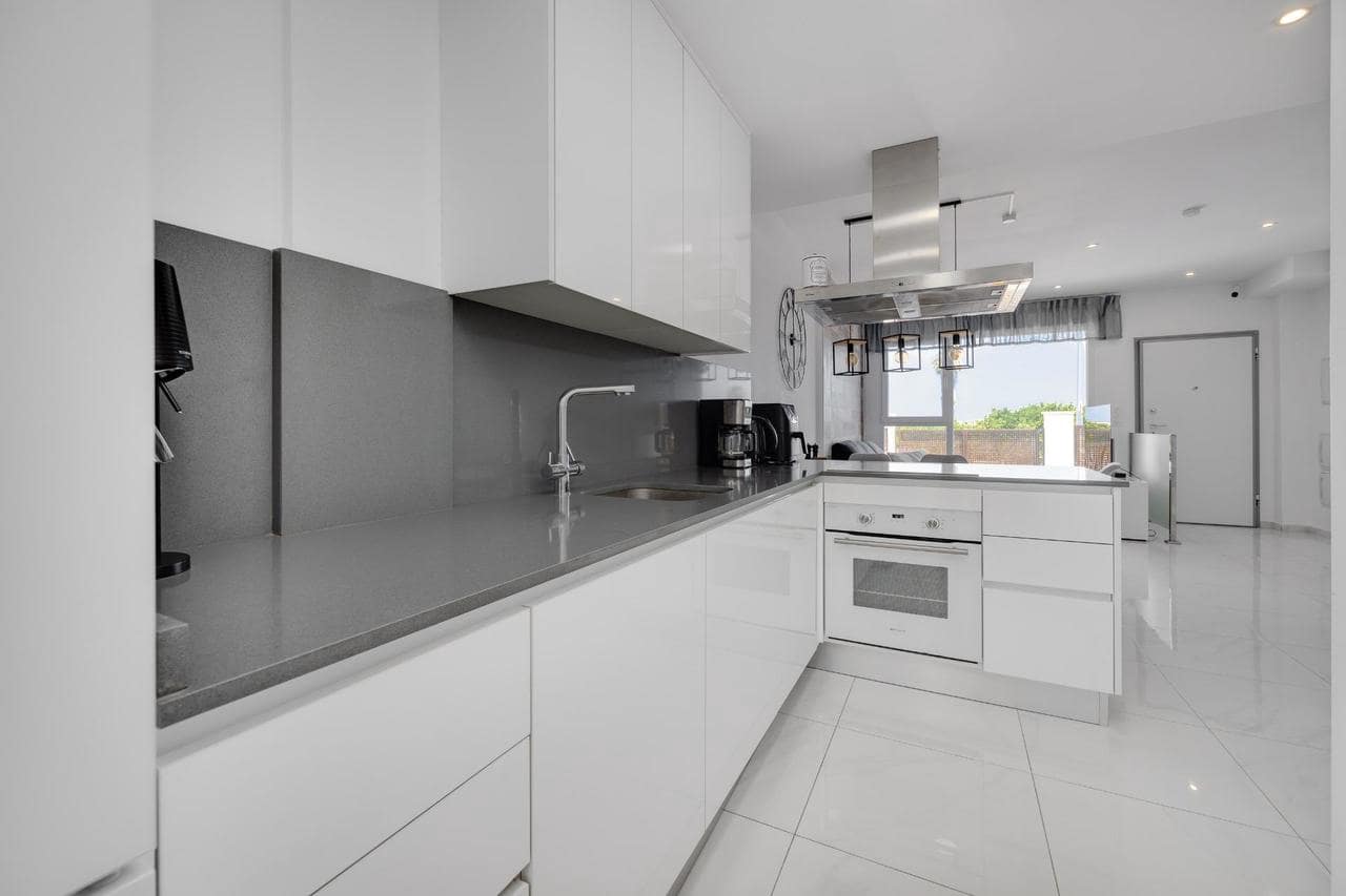 3 makuuhuone Omakotitalo myytävänä paikassa Torrevieja mukana uima-altaan - 315 000 € (Ref: 9880674)