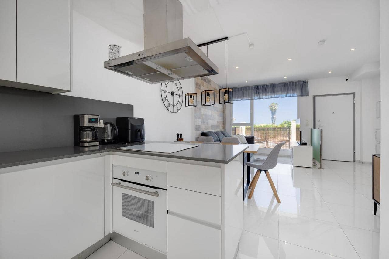3 makuuhuone Omakotitalo myytävänä paikassa Torrevieja mukana uima-altaan - 315 000 € (Ref: 9880674)