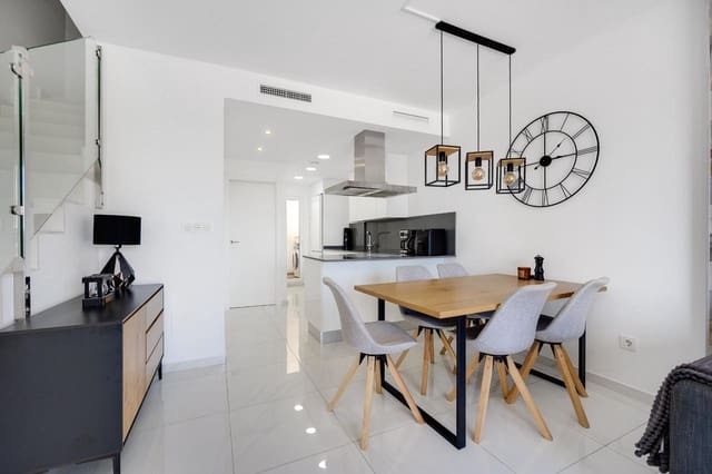 3 soveværelse Byhus til salg i El Molino, Torrevieja med swimmingpool - € 315.000 (Ref: 9880674)