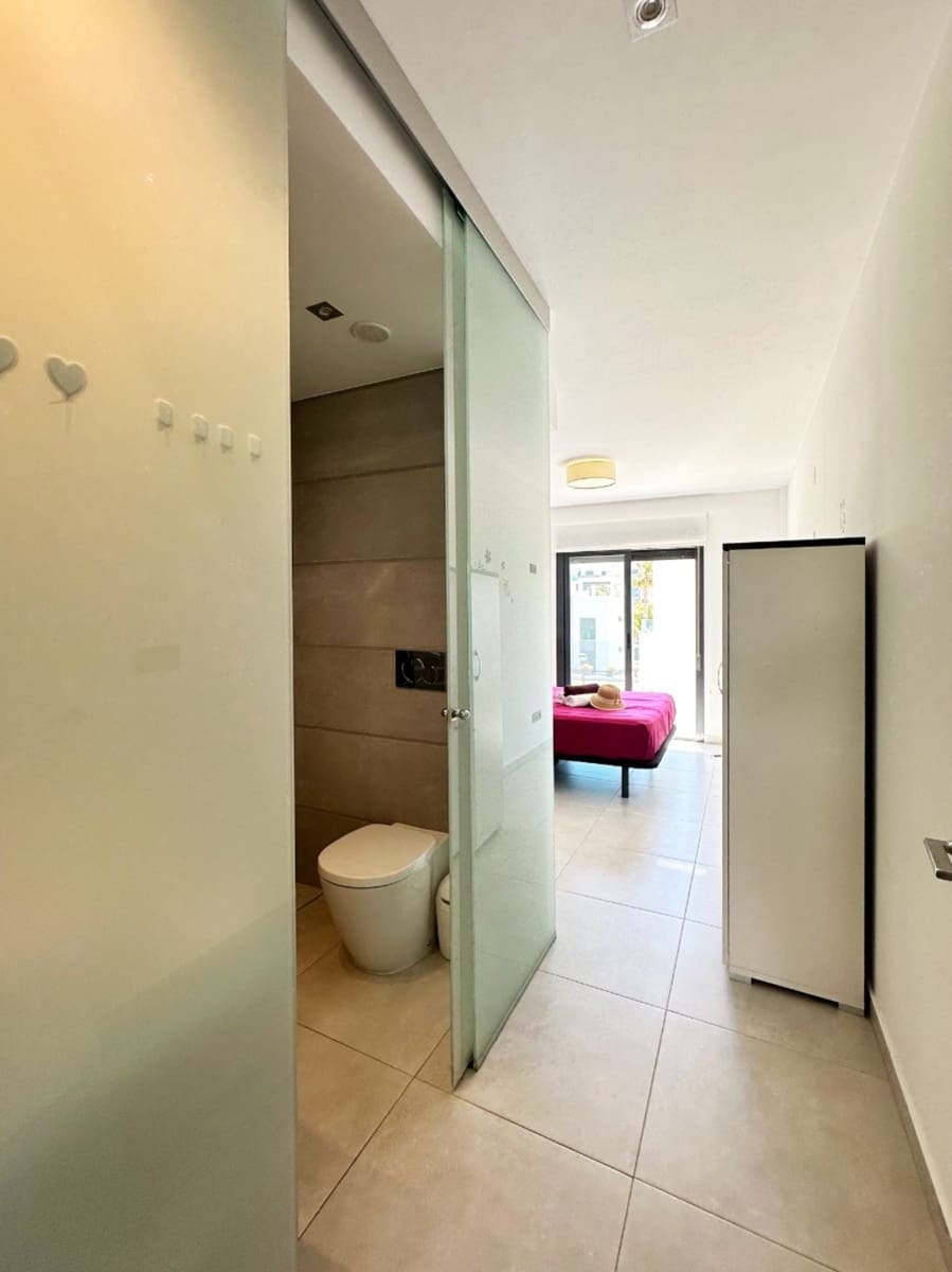 2 slaapkamer Appartement te koop in Guardamar del Segura met zwembad garage - € 289.000 (Ref: 9880681)