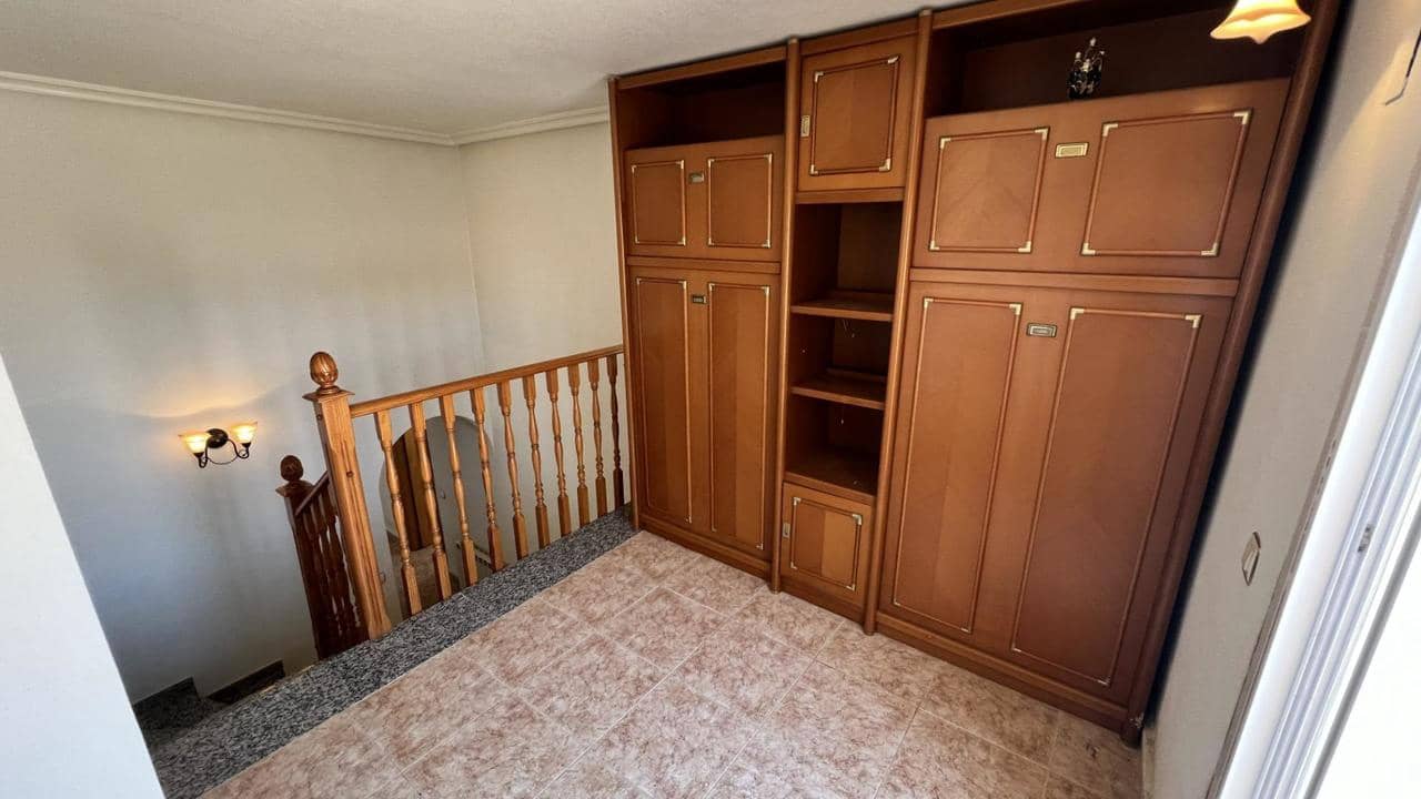 4 soverom Villa til salgs i Torrevieja - € 425 000 (Ref: 9884208)