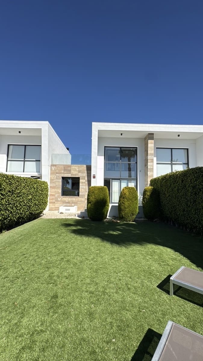 3 makuuhuone Huoneisto myytävänä paikassa Orihuela Costa mukana uima-altaan - 425 000 € (Ref: 9884209)