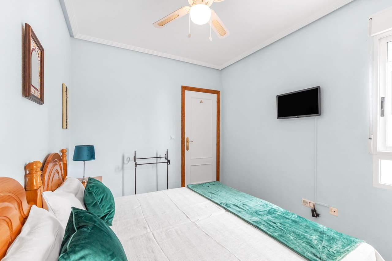 2 makuuhuone Huoneisto myytävänä paikassa Orihuela Costa mukana uima-altaan - 145 000 € (Ref: 9884213)