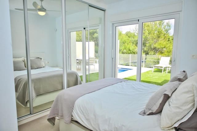 Casa de 4 habitaciones en Dehesa de Campoamor, Orihuela en venta con piscina - 375.000 € (Ref: 9884215)
