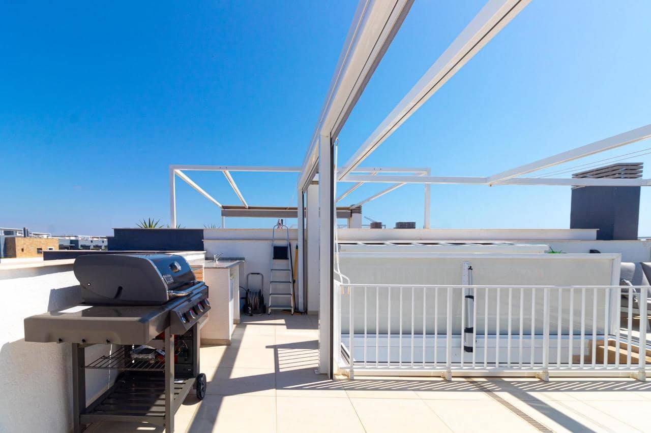Ático de 2 habitaciones en Orihuela Costa en venta con piscina - 499.900 € (Ref: 9887950)
