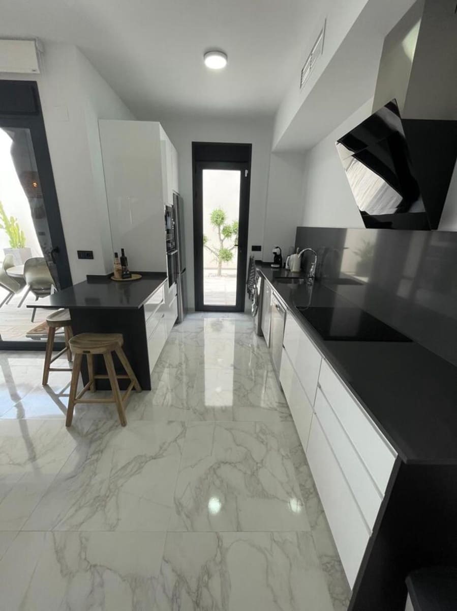 3 soveværelse Villa til salg i Benijofar med swimmingpool - € 469.000 (Ref: 9891831)