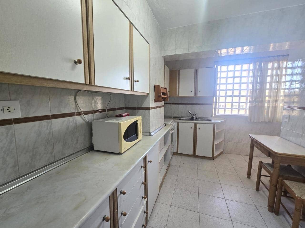3 Zimmer Apartment zu verkaufen in Torrevieja mit Pool - 220.000 € (Ref: 9893849)