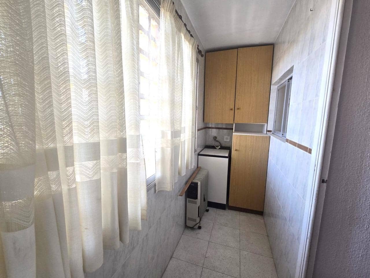 3 Zimmer Apartment zu verkaufen in Torrevieja mit Pool - 220.000 € (Ref: 9893849)