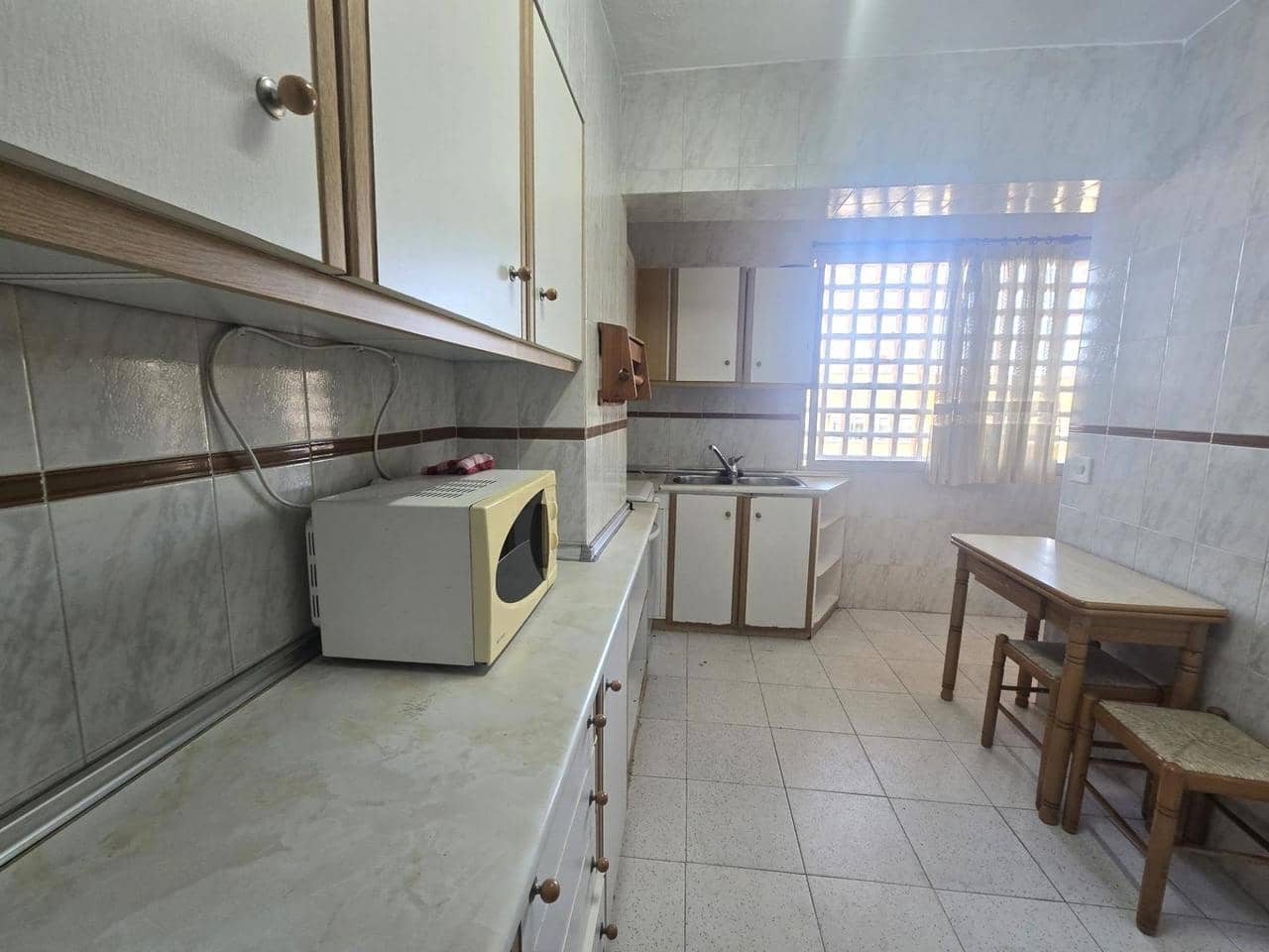 3 Zimmer Apartment zu verkaufen in Torrevieja mit Pool - 220.000 € (Ref: 9893849)