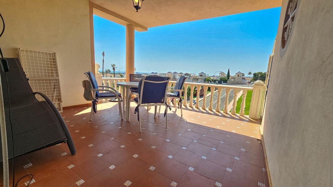 2 quarto Bungalow para venda em Orihuela Costa com piscina - 176 000 € (Ref: 9893850)
