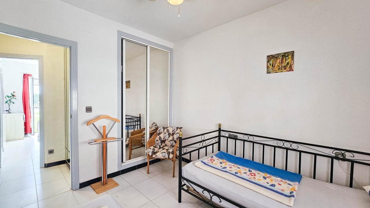 2 quarto Bungalow para venda em Orihuela Costa com piscina - 176 000 € (Ref: 9893850)