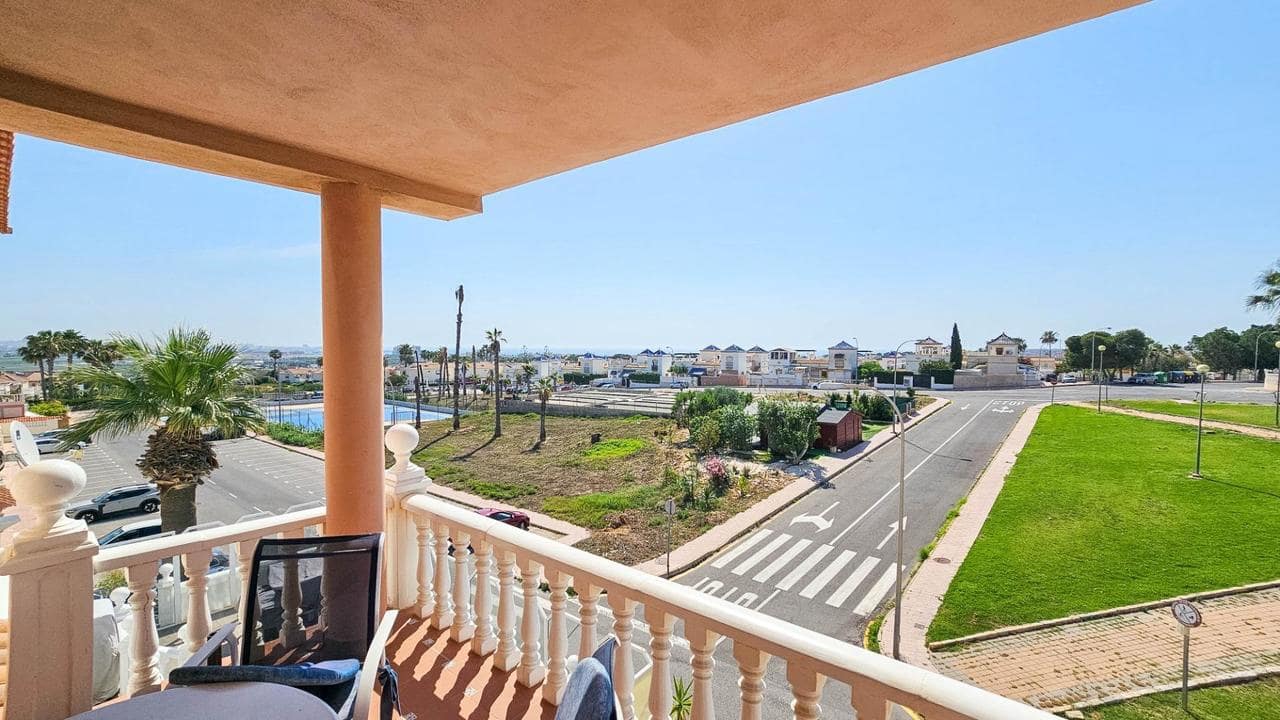 2 quarto Bungalow para venda em Orihuela Costa com piscina - 176 000 € (Ref: 9893850)