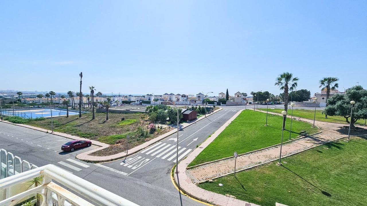 2 quarto Bungalow para venda em Orihuela Costa com piscina - 176 000 € (Ref: 9893850)