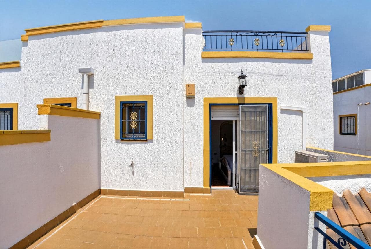 Apartamento de 3 habitaciones en Torrevieja en venta con piscina - 195.000 € (Ref: 9893854)