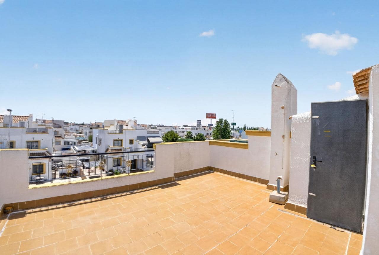 Apartamento de 3 habitaciones en Torrevieja en venta con piscina - 195.000 € (Ref: 9893854)
