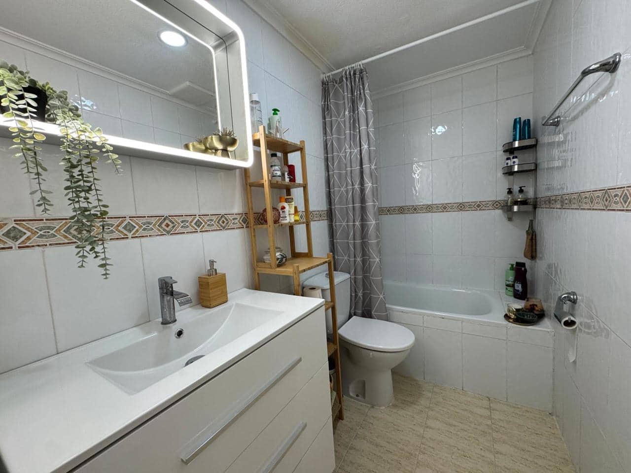 3 bedroom Bungalow for sale in Torrevieja with pool - € 169,900 (Ref: 9893858)