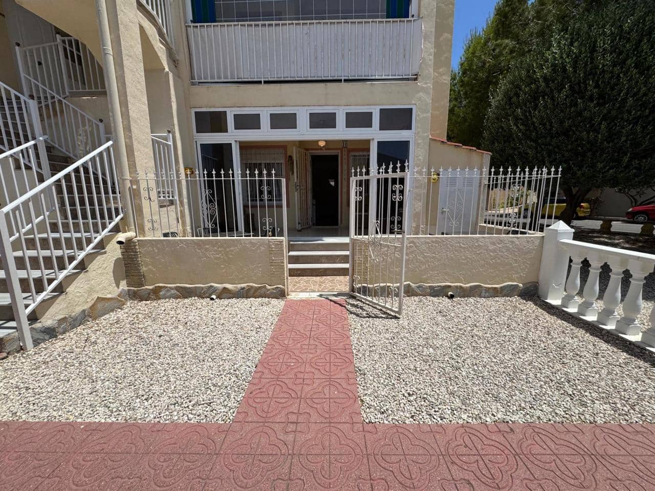 3 bedroom Bungalow for sale in Torrevieja with pool - € 169,900 (Ref: 9893858)