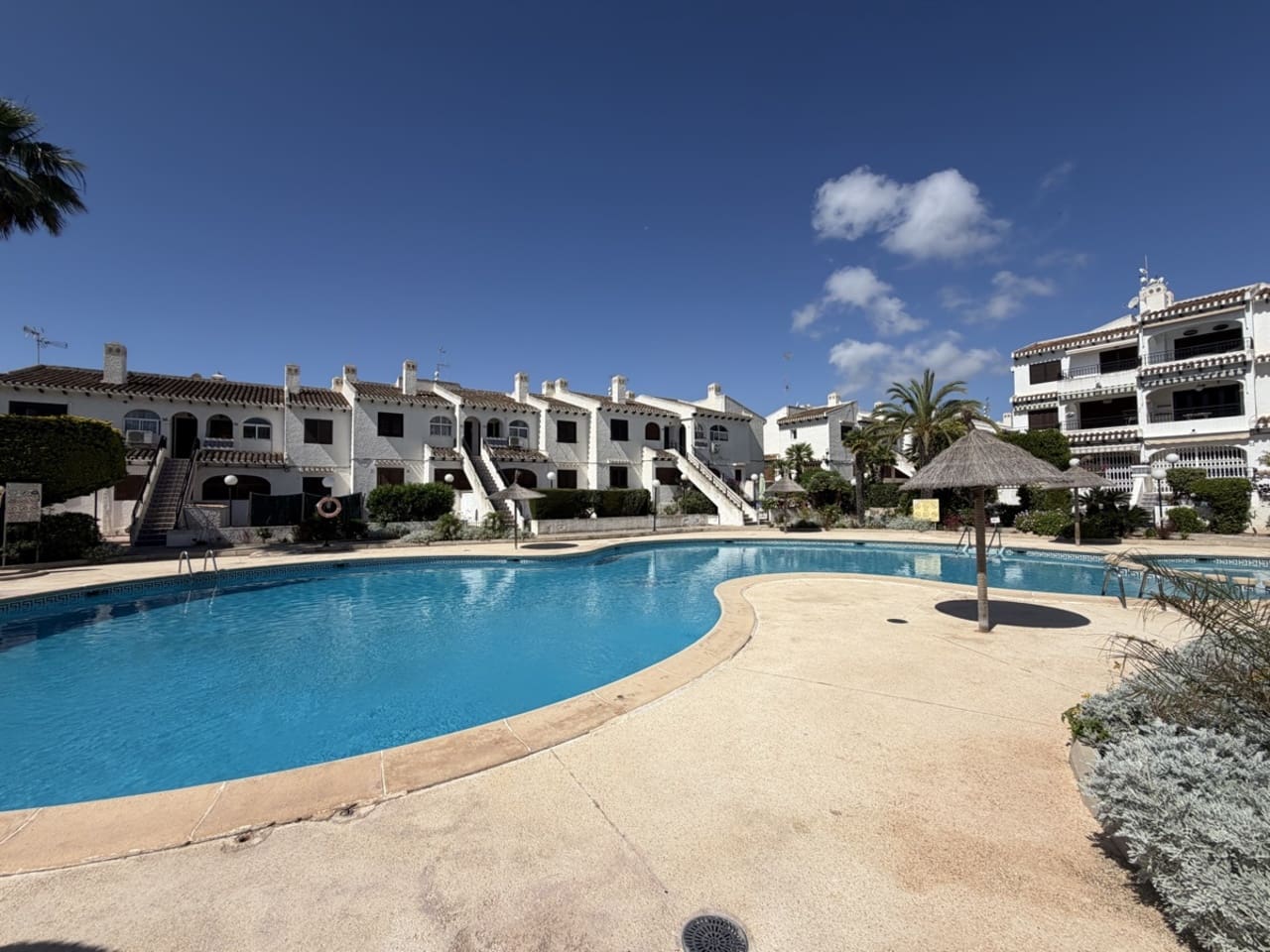 2 makuuhuone Huoneisto myytävänä paikassa Cabo Roig mukana uima-altaan - 209 000 € (Ref: 9893862)