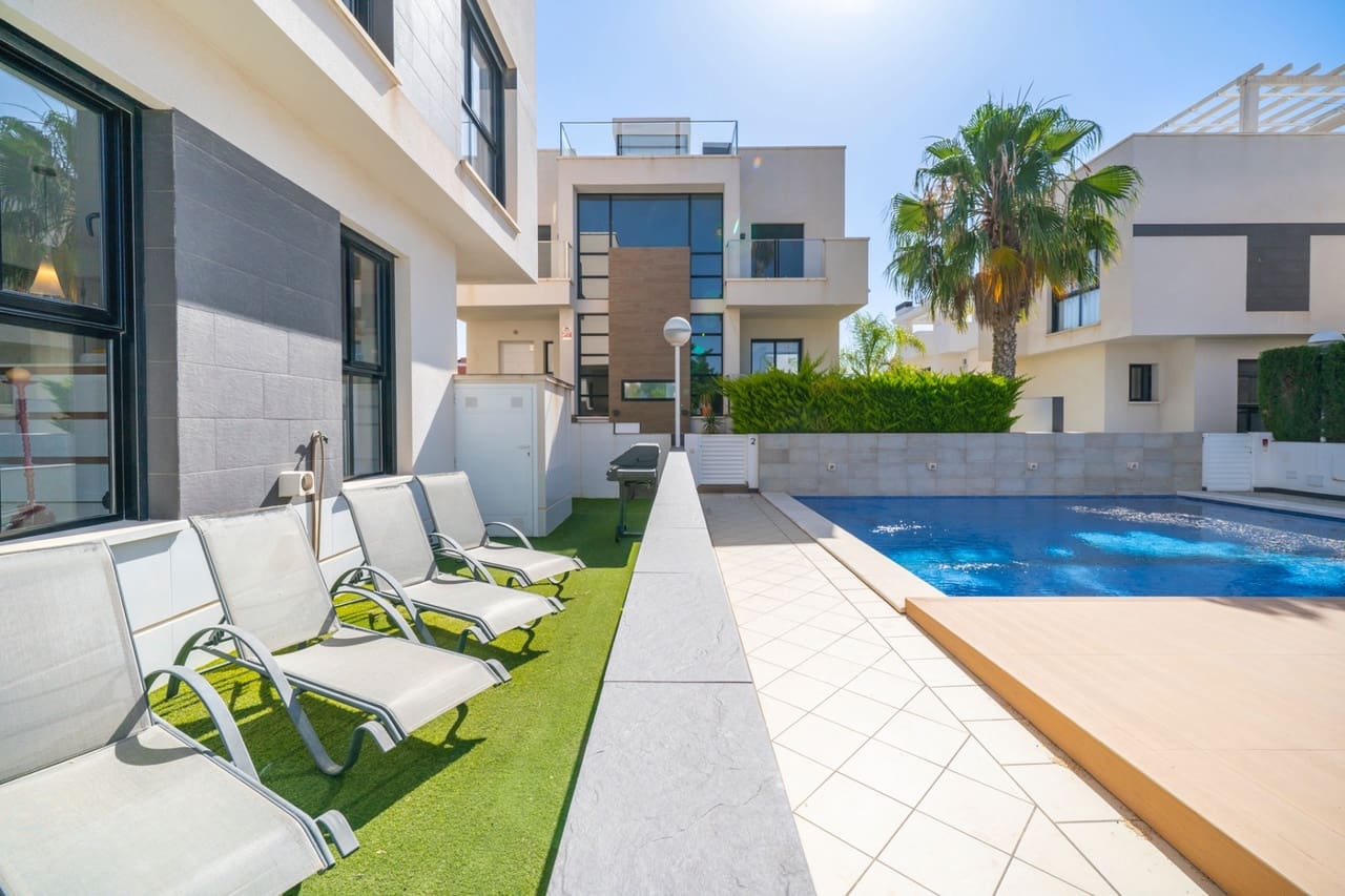 3 camera da letto Villa in vendita in Ciudad Quesada con piscina garage - 399.000 € (Rif: 9896316)