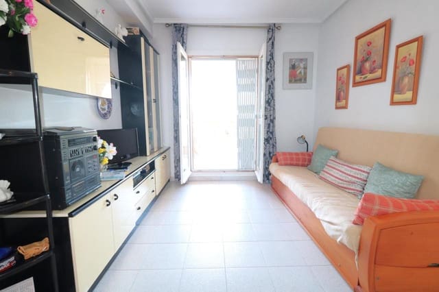 Apartamento de 2 habitaciones en El Molino, Torrevieja en venta con piscina - 134.000 € (Ref: 9896320)