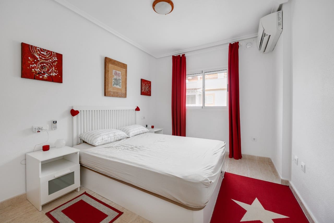 2 makuuhuone Huoneisto myytävänä paikassa Orihuela Costa - 242 000 € (Ref: 9899173)