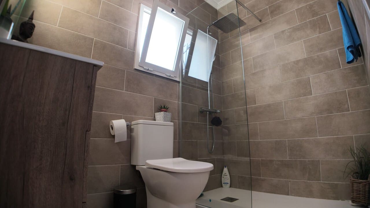 2 bedroom Villa for sale in Villamartin - € 240,000 (Ref: 9900346)