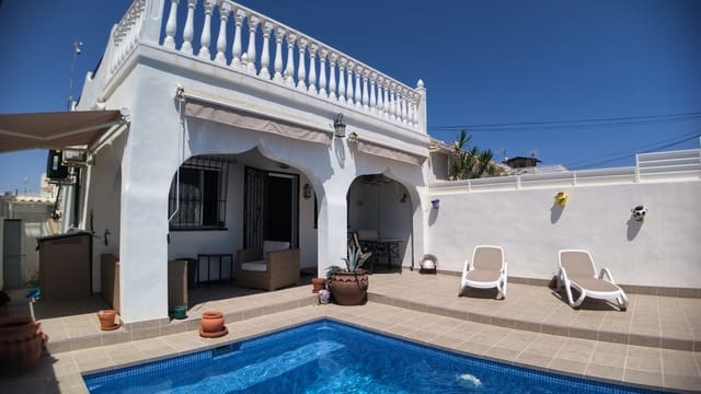 2 soveværelse Villa til salg i Villamartin, Orihuela med swimmingpool garage - € 240.000 (Ref: 9900346)