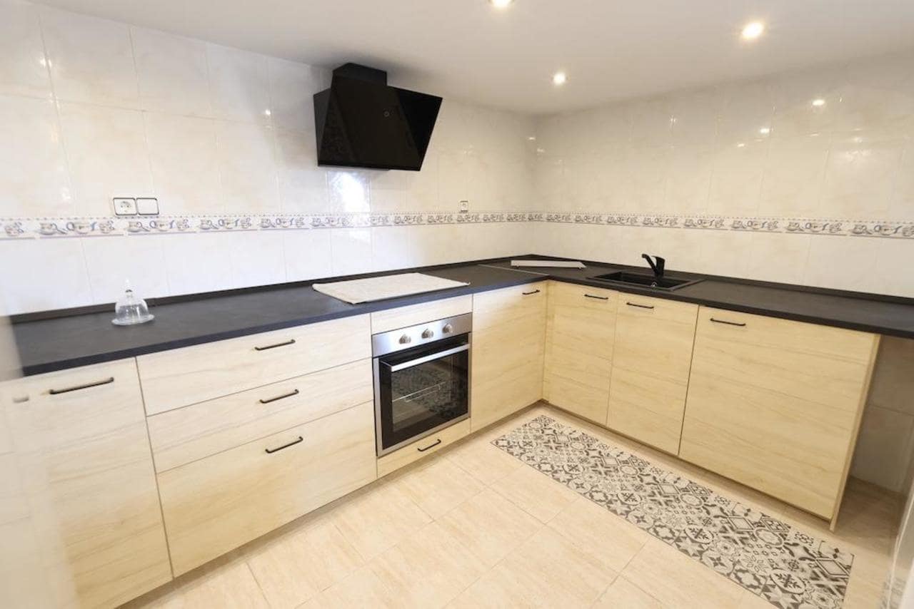 5 soverom Villa til salgs i San Miguel de Salinas med svømmebasseng garasje - € 385 000 (Ref: 9900349)