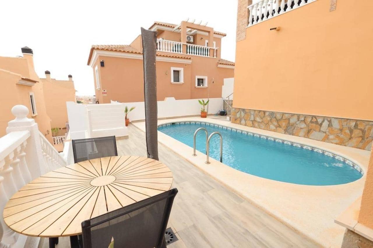 5 soverom Villa til salgs i San Miguel de Salinas med svømmebasseng garasje - € 385 000 (Ref: 9900349)