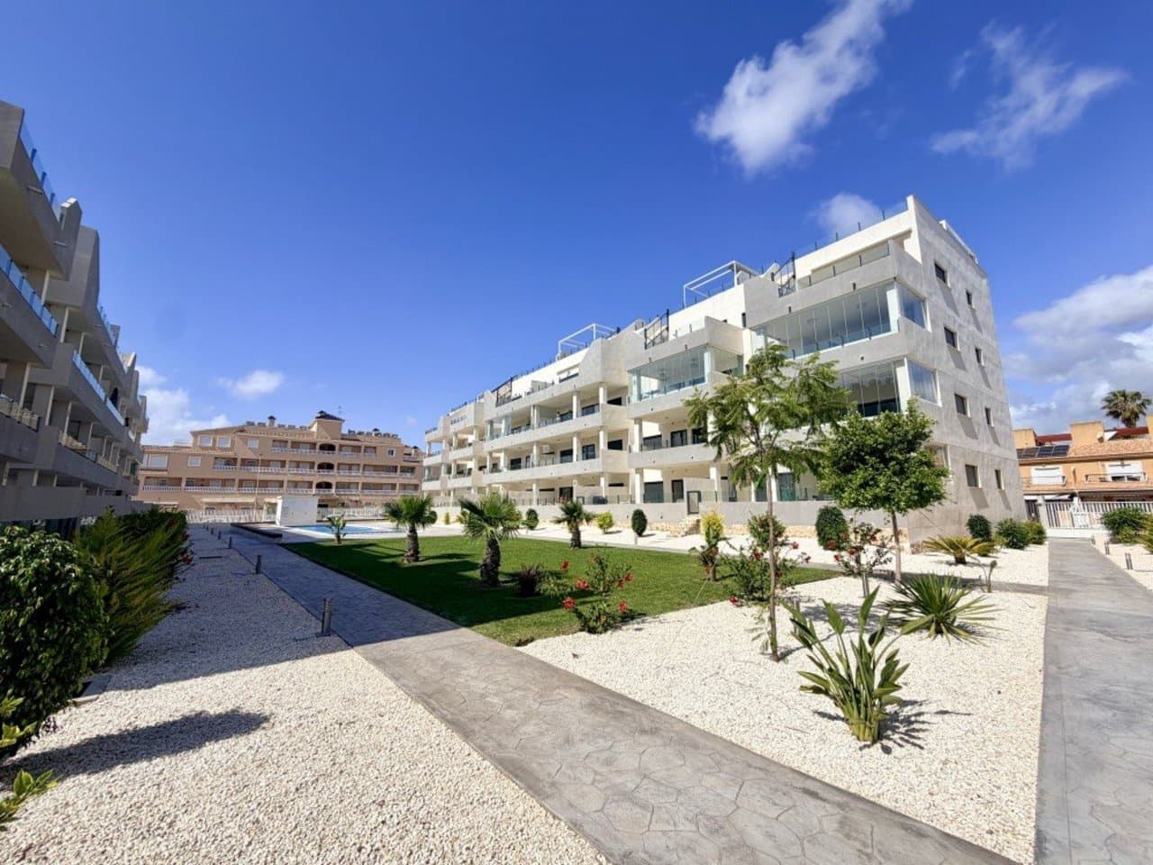 3 sovrum Lägenhet till salu i Orihuela Costa - 390 000 € (Ref: 9900351)
