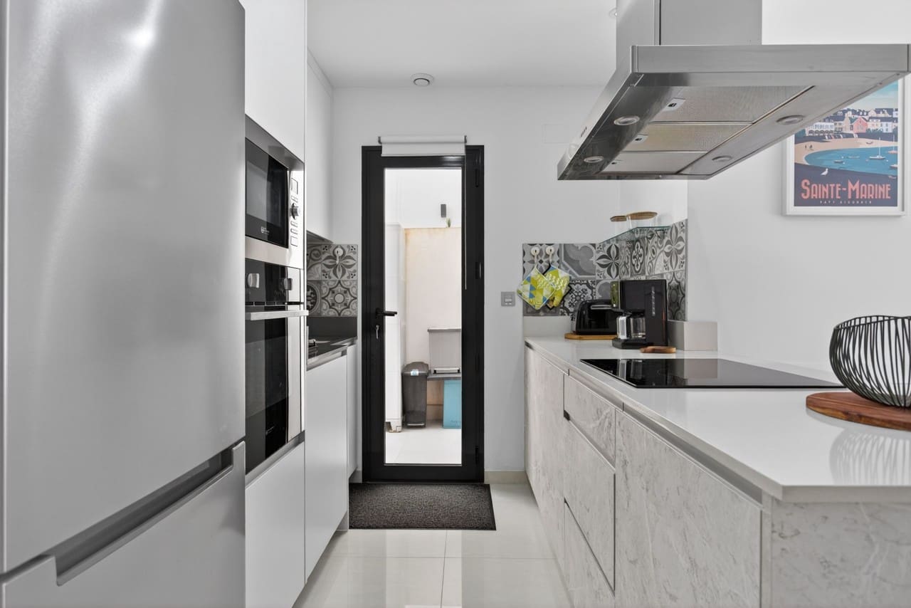 Apartamento de 1 habitación en Torrevieja en venta - 169.900 € (Ref: 9903921)