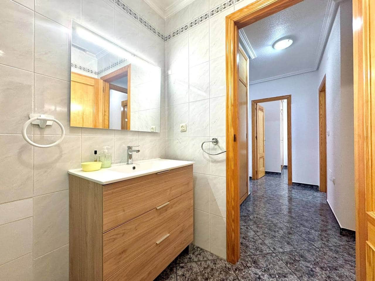 Apartamento de 2 habitaciones en San Pedro del Pinatar en venta - 164.000 € (Ref: 9903926)
