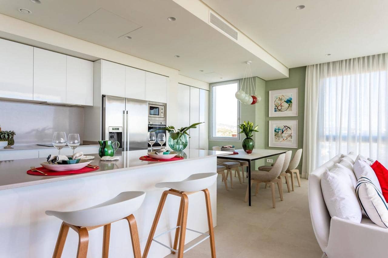 Apartamento de 2 habitaciones en Benahavís en venta con piscina - 840.000 € (Ref: 9907609)