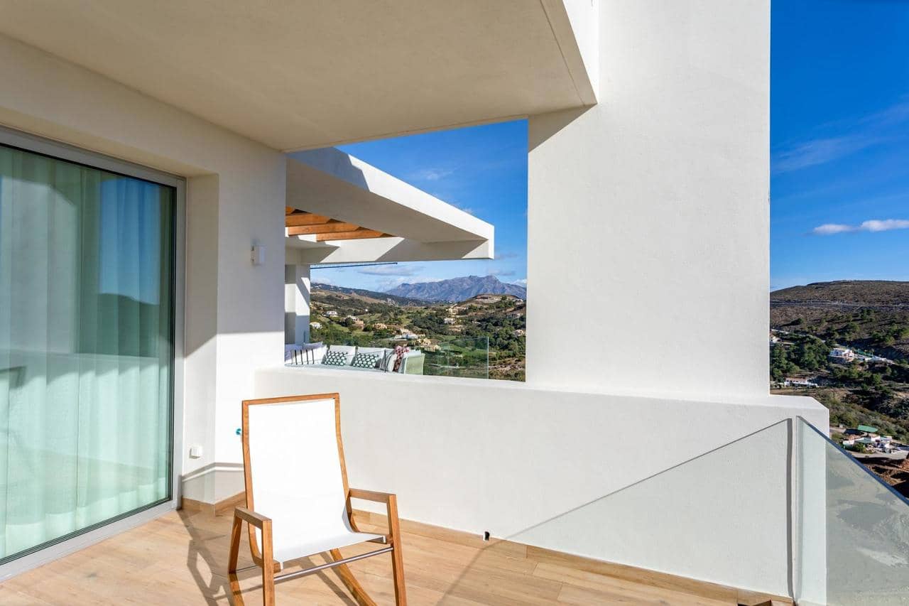 Apartamento de 2 habitaciones en Benahavís en venta con piscina - 840.000 € (Ref: 9907609)