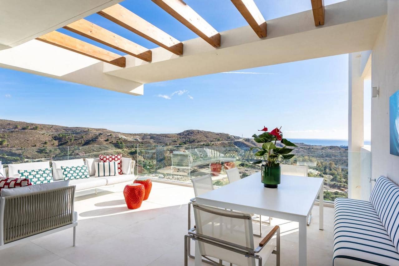 Apartamento de 2 habitaciones en Benahavís en venta con piscina - 840.000 € (Ref: 9907609)