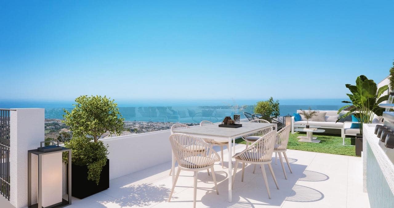 2 bedroom Apartment for sale in Rincon de la Victoria with pool garage - € 424,000 (Ref: 9907648)