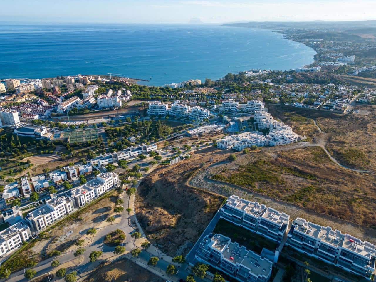 2 Zimmer Apartment zu verkaufen in Estepona mit Pool - 562.000 € (Ref: 9907774)