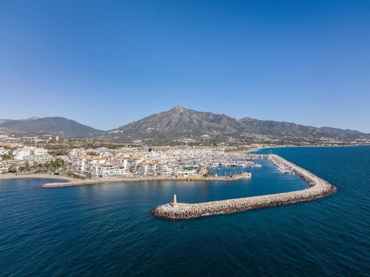 3 chambre Appartement à vendre à Marbella avec piscine garage - 981 000 € (Ref: 9907794)
