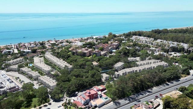 4 sypialnia Willa na sprzedaż w Casco Antiguo, Marbella z basenem - 1 950 000 € (Ref: 9907915)