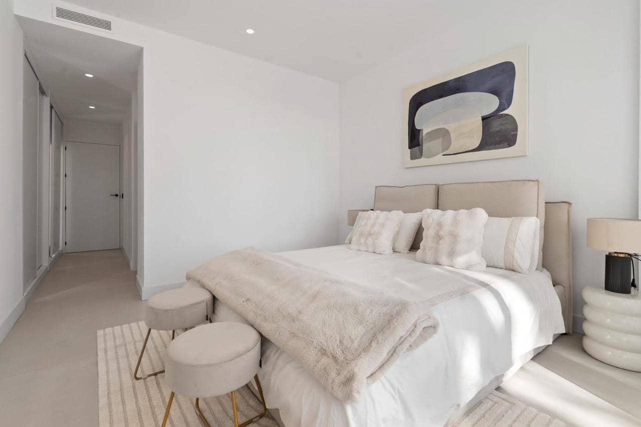 4 Zimmer Apartment zu verkaufen in El Paraiso mit Pool - 890.000 € (Ref: 9907964)