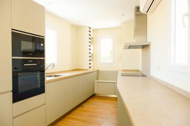 2 slaapkamer Huis te koop in La Malagueta, Málaga stad - € 880.000 (Ref: 9907976)