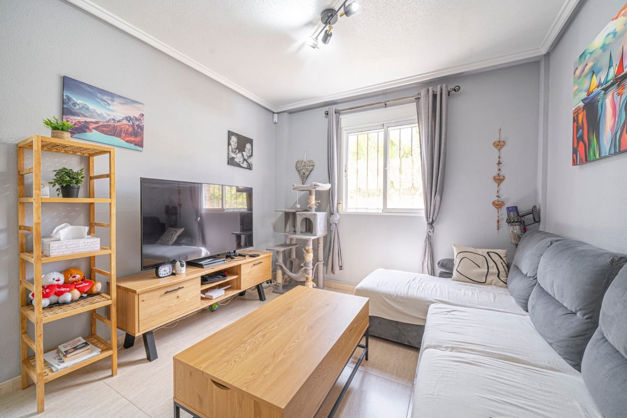3 soveværelse Byhus til salg i Ciudad Quesada med swimmingpool - € 289.000 (Ref: 9908031)